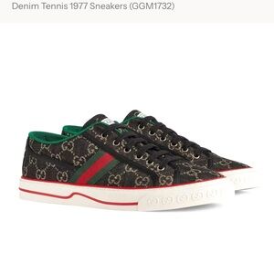 Gucci Men's Black and Red Stripe Sneakers